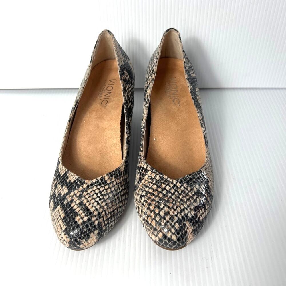 Vionic Antonia Embossed Leather Close Toe Wedges Snakeskin Print Women Size 7.5 - Picture 2 of 8